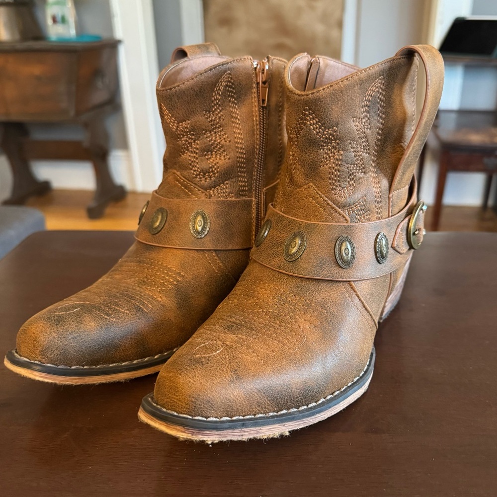Tan Ankle Cowboy Boots